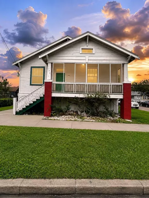 1722 39th St, Galveston, TX 77550