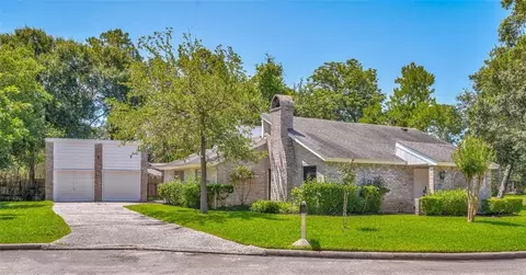 13805 Imperial Ct, Sugar Land, TX 77498