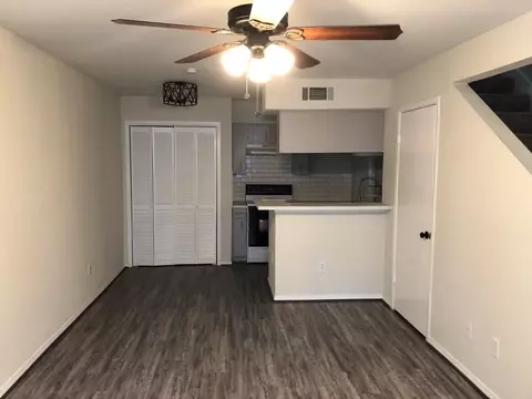2100 S Wilcrest Dr S #121, Houston, TX 77042