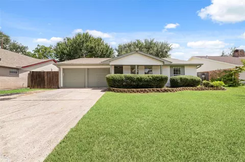 5922 Hummingbird St, Houston, TX 77096