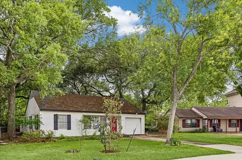 5541 Jessamine St, Houston, TX 77081