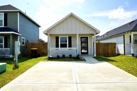 16790 N Marie Village Dr, Conroe, TX 77306