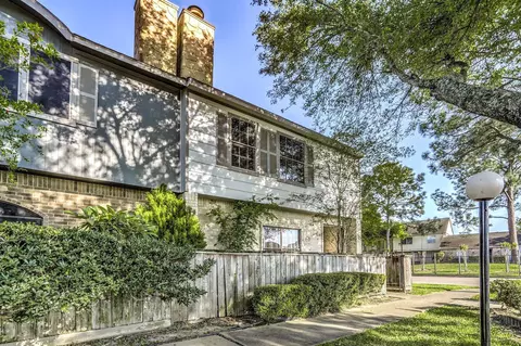 10763 Sandpiper Dr, Houston, TX 77096