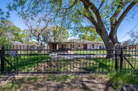 9509 Radio Rd, Houston, TX 77075