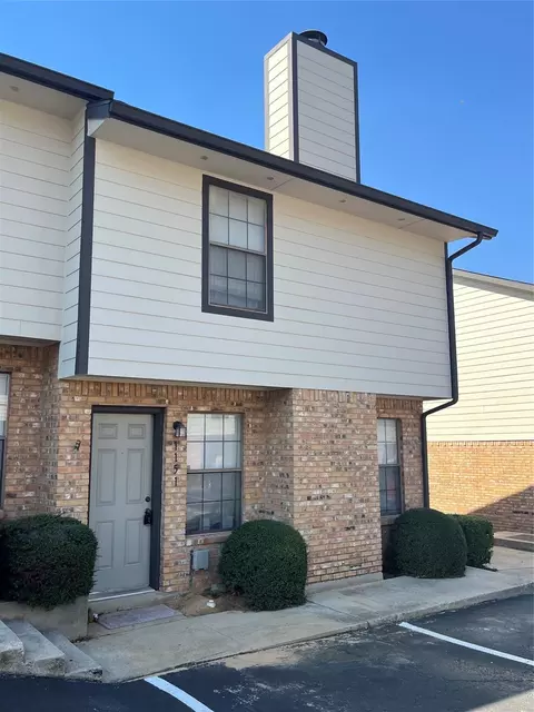 1151 Dallas Dr, Denton, TX 76205