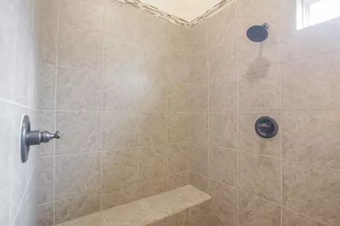 Bath - 8119 Spreadwing St, Conroe, TX 77385 photo 2 of 4