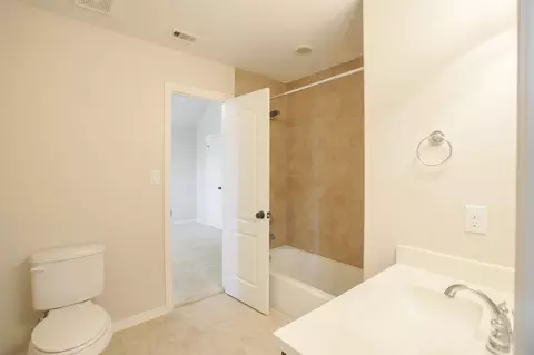 Bath - 8119 Spreadwing St, Conroe, TX 77385 photo 4 of 4