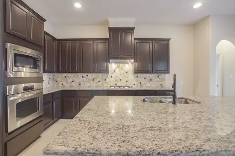 Kitchen - 8119 Spreadwing St, Conroe, TX 77385 photo 5 of 6