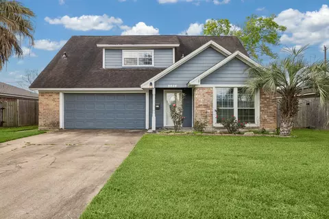 9826 Carlow Ln, La Porte, TX 77571