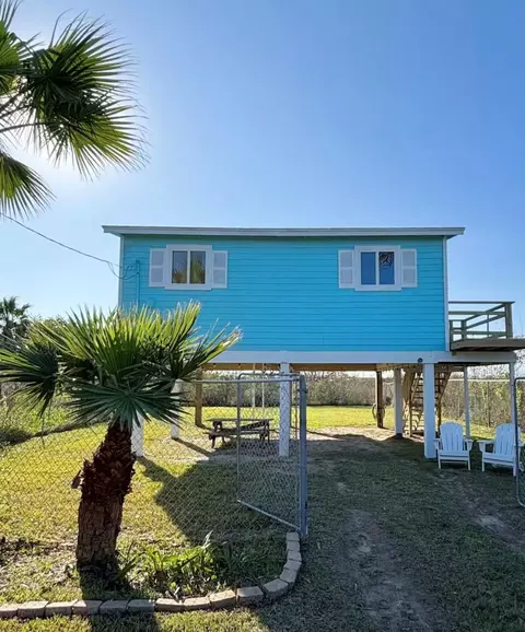 1337 Trinidad Ln, Port Bolivar, TX 77650