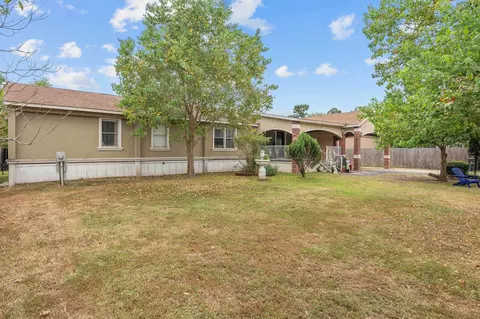 Exterior - 16320 Summit Oaks Dr, Conroe, TX 77303 photo 2 of 8