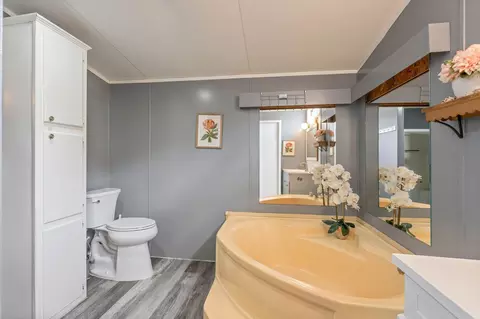 Bath - 16320 Summit Oaks Dr, Conroe, TX 77303 photo 4 of 4
