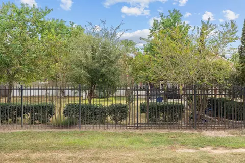 Exterior - 16320 Summit Oaks Dr, Conroe, TX 77303 photo 4 of 8