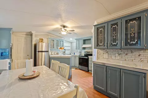 Kitchen - 16320 Summit Oaks Dr, Conroe, TX 77303 photo 1 of 5
