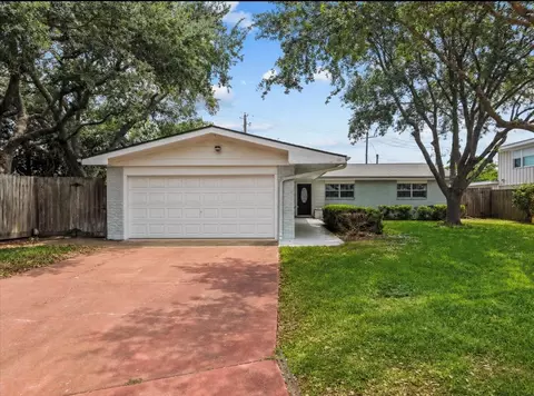 1506 Harbor View Cir, Galveston, TX 77550