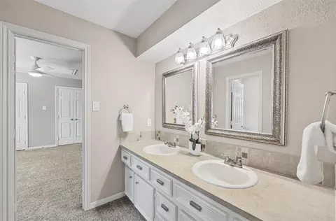 Bath - 5911 Bayonne Dr, Spring, TX 77389 photo 4 of 7