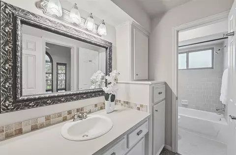 Bath - 5911 Bayonne Dr, Spring, TX 77389 photo 6 of 7