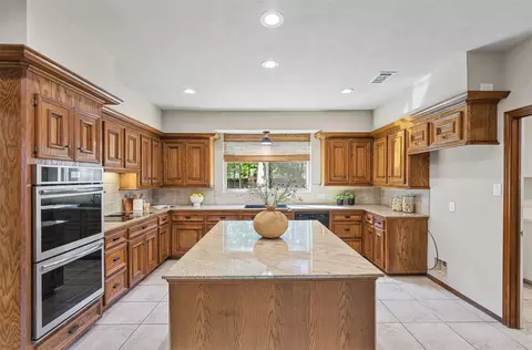 Kitchen - 5911 Bayonne Dr, Spring, TX 77389 photo 2 of 4
