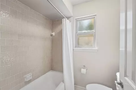 Bath - 5911 Bayonne Dr, Spring, TX 77389 photo 5 of 7