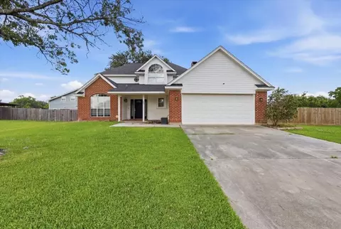 425 Blueberry St, Bridge City, TX 77611