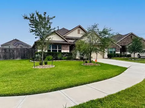 4603 Presario Dr, Fresno, TX 77545