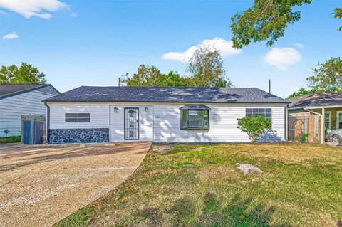 4729 Paradise Ln, Houston, TX 77048
