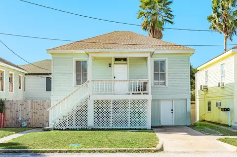2015 36th St, Galveston, TX 77550