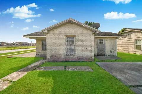 8470 Wier Dr, Houston, TX 77017