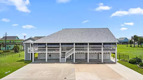 2372 Sand Bar Ln, Crystal Beach, TX 77650