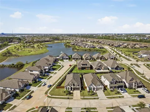 View/Area - 416 Bartlett St, Webster, TX 77598 photo 2 of 5