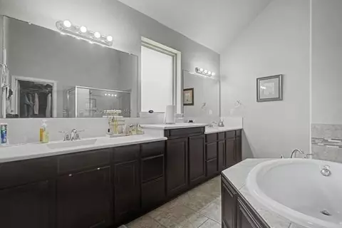 Bath - 22327 Ebbets Field Dr, Spring, TX 77389 photo 2 of 4