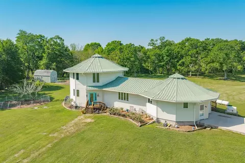 5373 County Road 898, West Columbia, TX 77486