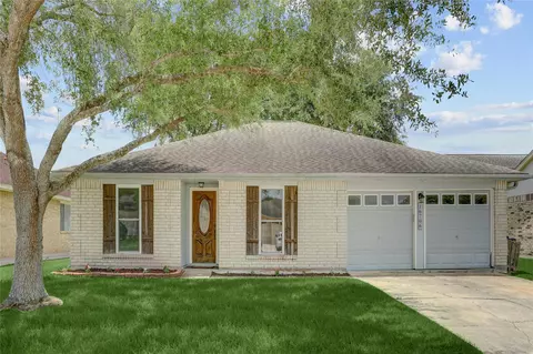 16706 Schooners Way, Friendswood, TX 77546