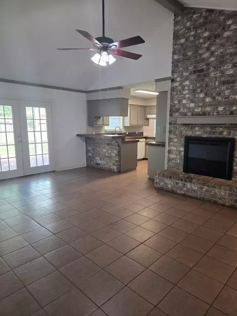 Living - 5510 NW Circlegate Dr NW, Spring, TX 77373 photo 1 of 2