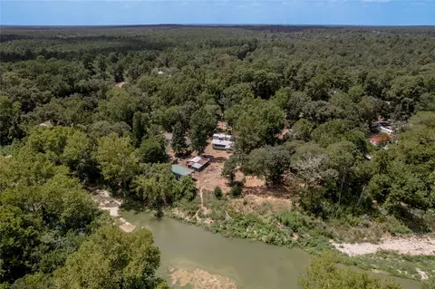 8 Creek Rd, Huntsville, TX 77320