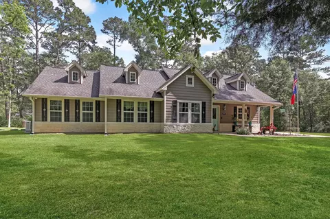 8997 Hickory Rd, Plantersville, TX 77363