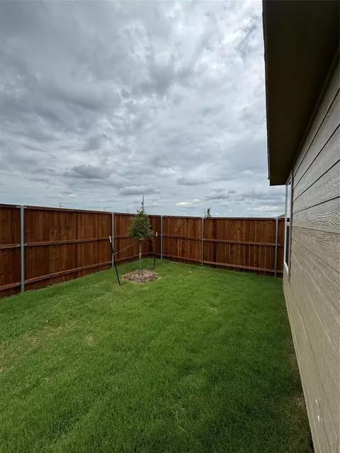 Exterior - 553 Falling Cave Dr, Willis, TX 77378 photo 2 of 2