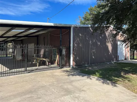 8766 Beauxart Garden Rd, Beaumont, TX 77705