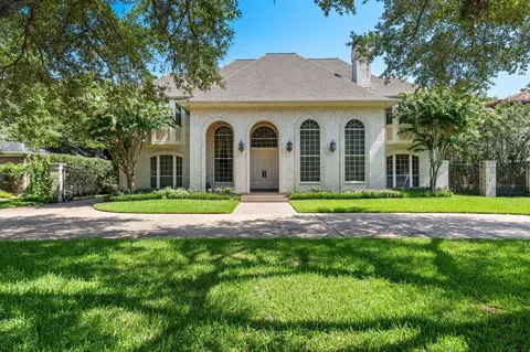 5318 Valerie Street St, Bellaire, TX 77401