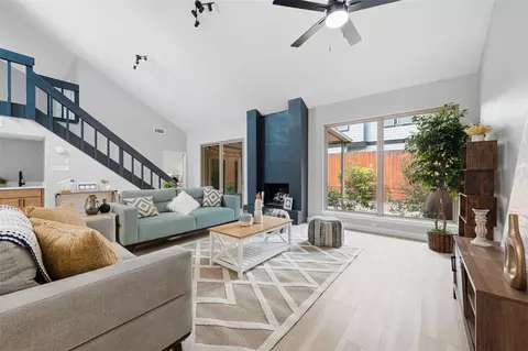 2026 Ashford Hollow Ln, Houston, TX 77077