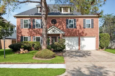 1211 Woodchase Dr, Pearland, TX 77581