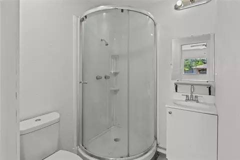 Bath - 2811 Morningside Ln, Pasadena, TX 77506 photo 1 of 2