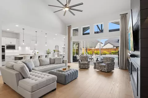 Living - 4708 Lorelai Ln, Spring, TX 77386 photo 3 of 3