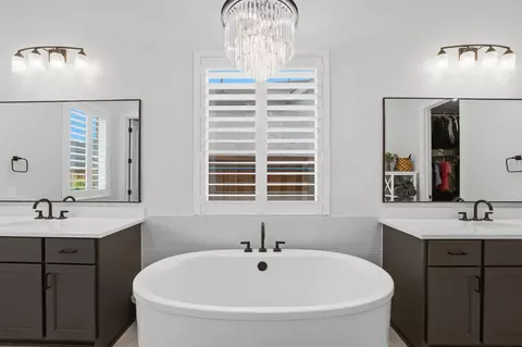 Bath - 4708 Lorelai Ln, Spring, TX 77386 photo 3 of 4