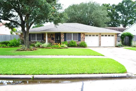 610 E X St, Deer Park, TX 77536