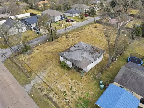 810 Texas St, Orange, TX 77630