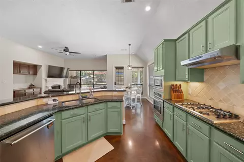 Kitchen - 12300 Cedar Ln, Willis, TX 77378 photo 3 of 4