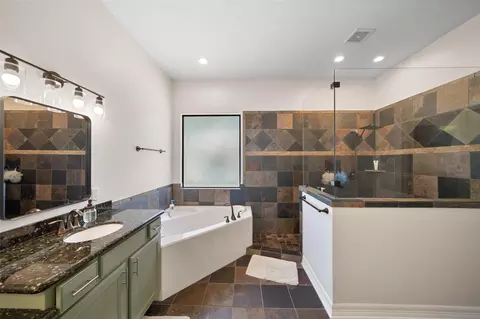 Bath - 12300 Cedar Ln, Willis, TX 77378 photo 4 of 4