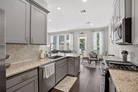 Kitchen - 206 Moon Dance Ct, Conroe, TX 77304 photo 2 of 4