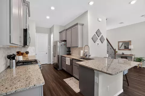 Kitchen - 206 Moon Dance Ct, Conroe, TX 77304 photo 4 of 4